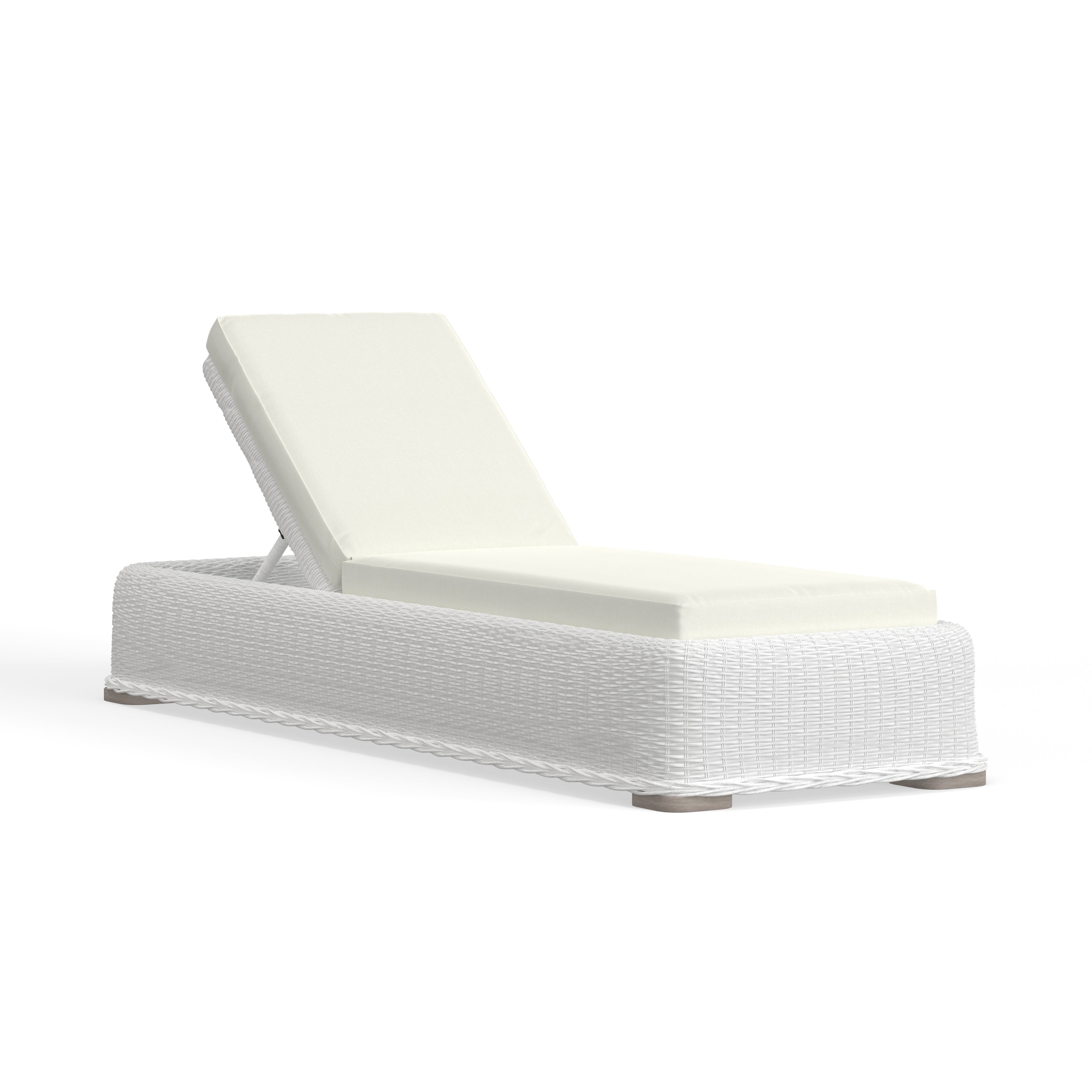 Nicest White Wicker Chaise Lounger