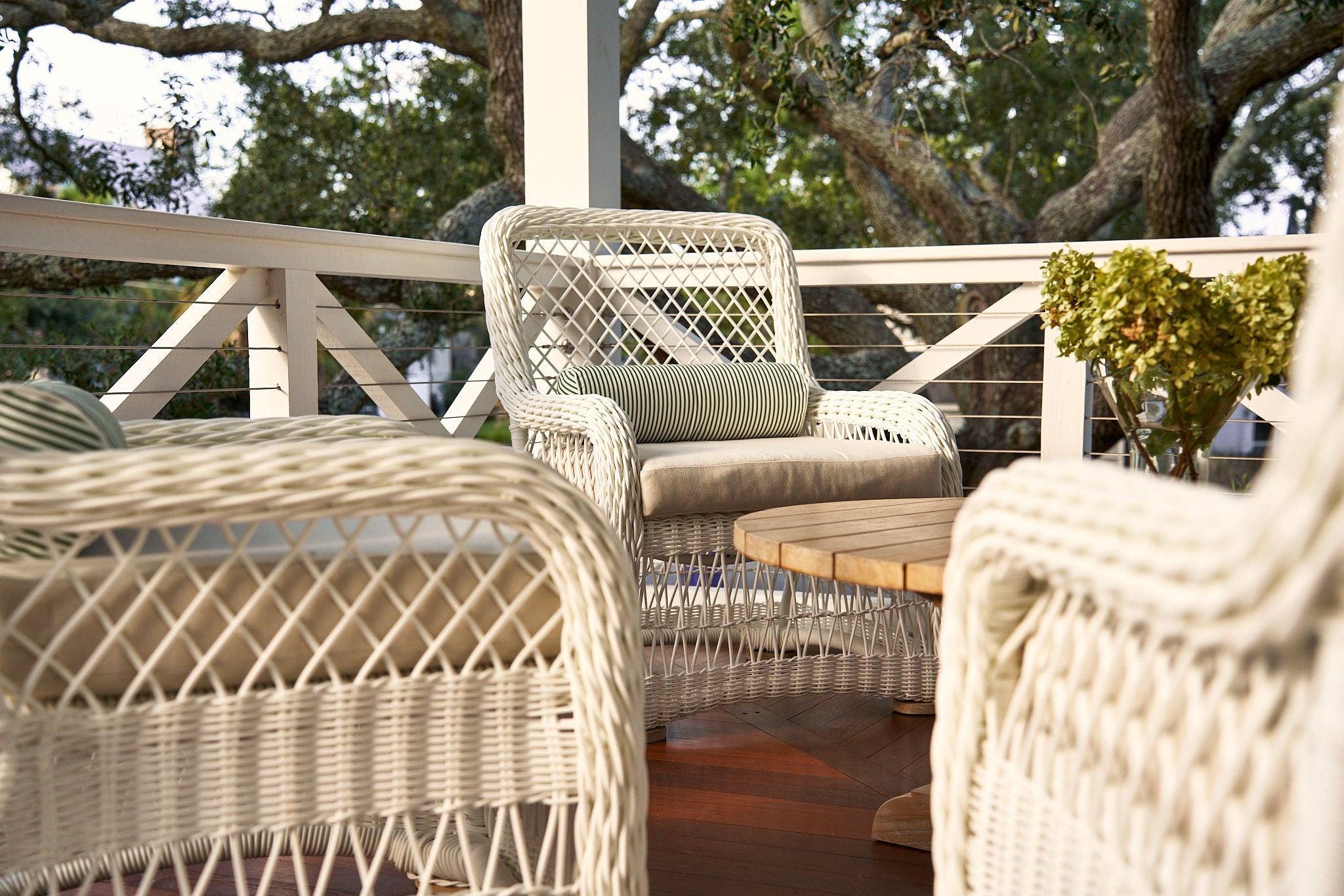 White rattan patio chairs hot sale