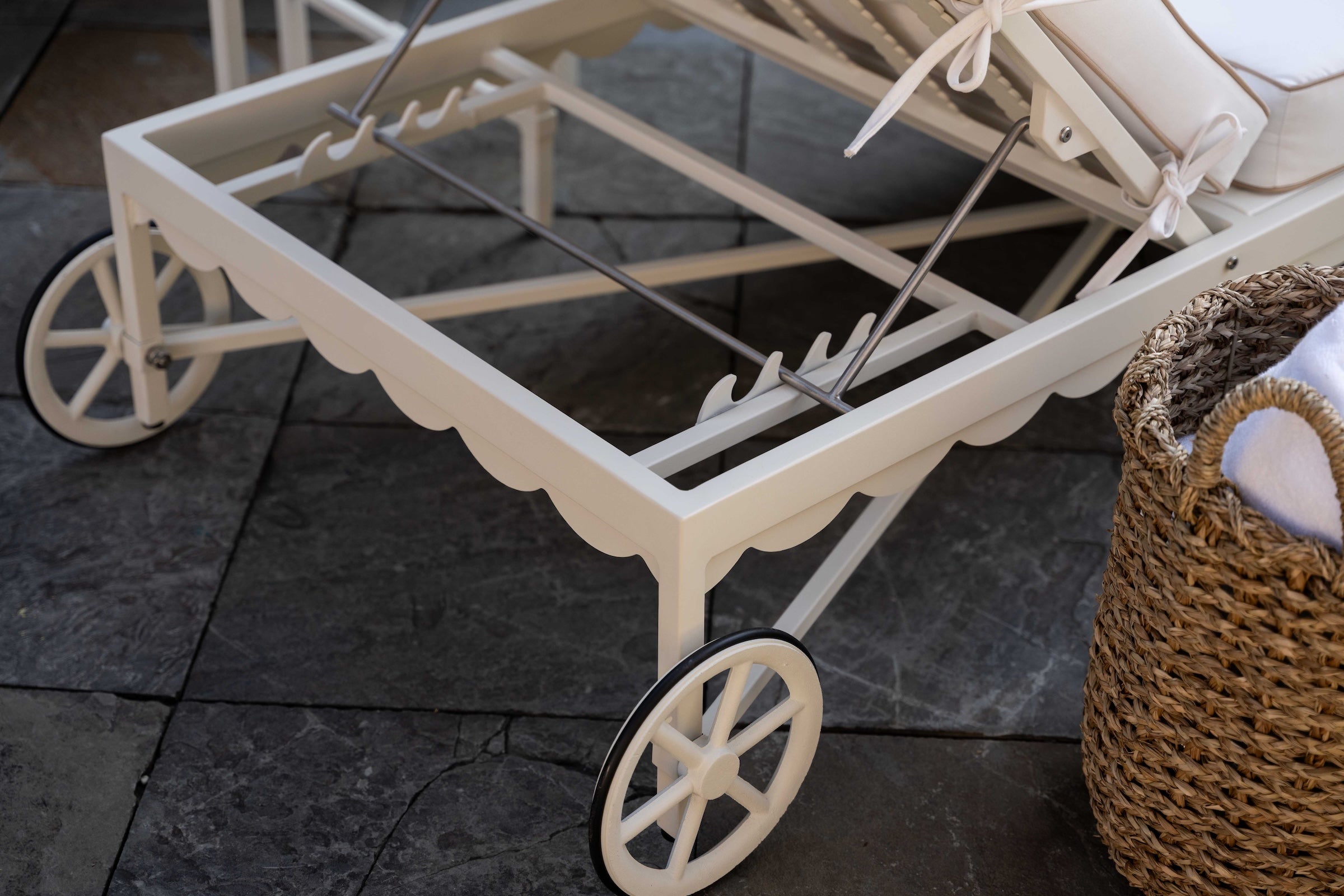 Riviera Outdoor Chaise Lounge