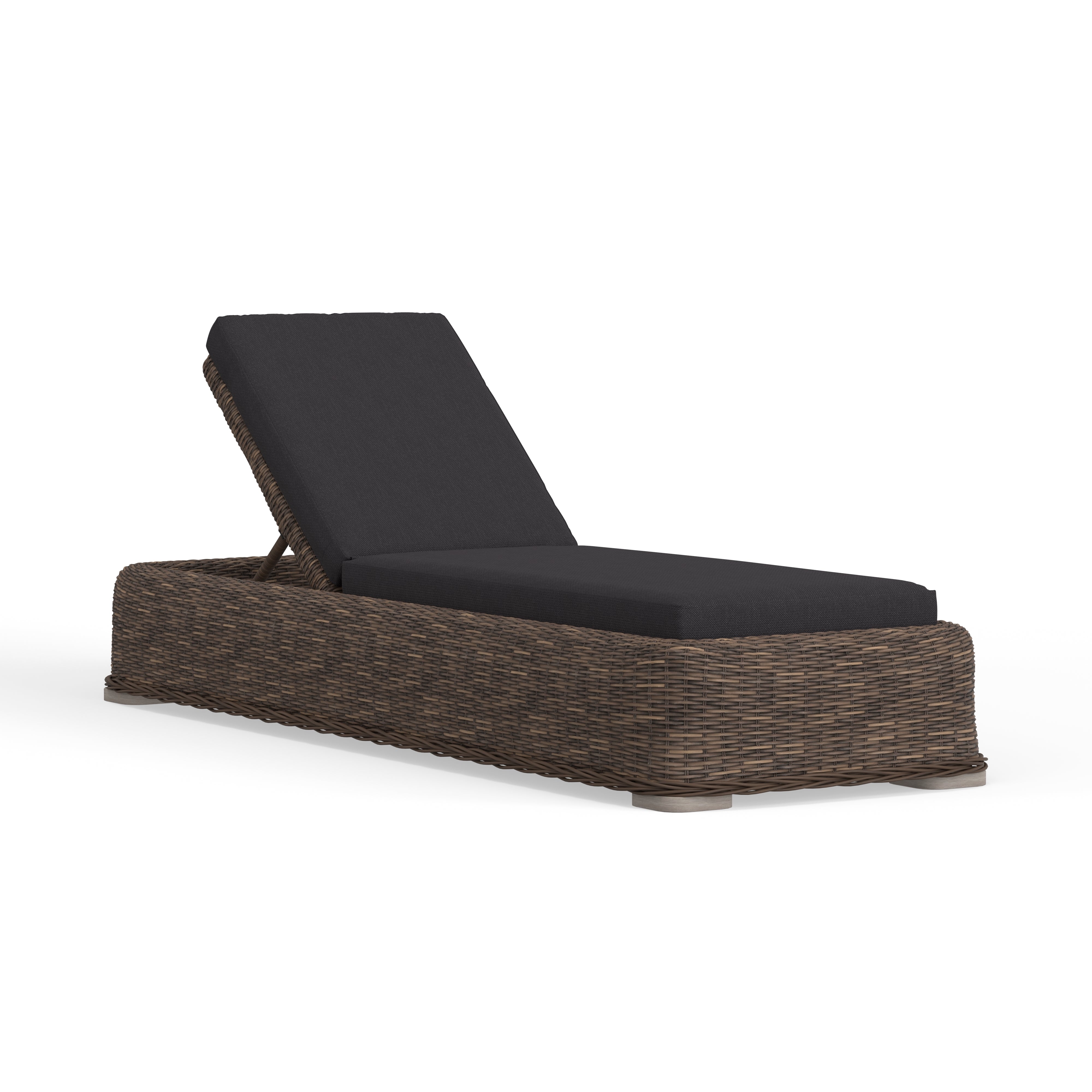 Classic Chaise Lounge In Wicker For Outside