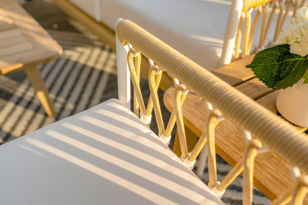 Best White Outdoor Chaise Loungers
